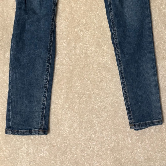 Distressed jeans - Picture 3 of 6